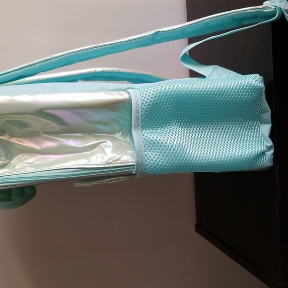 NEW! Accessory Innovations Nordstrom Iridescent kitty quilted backpack NWT - Picture 6 of 9